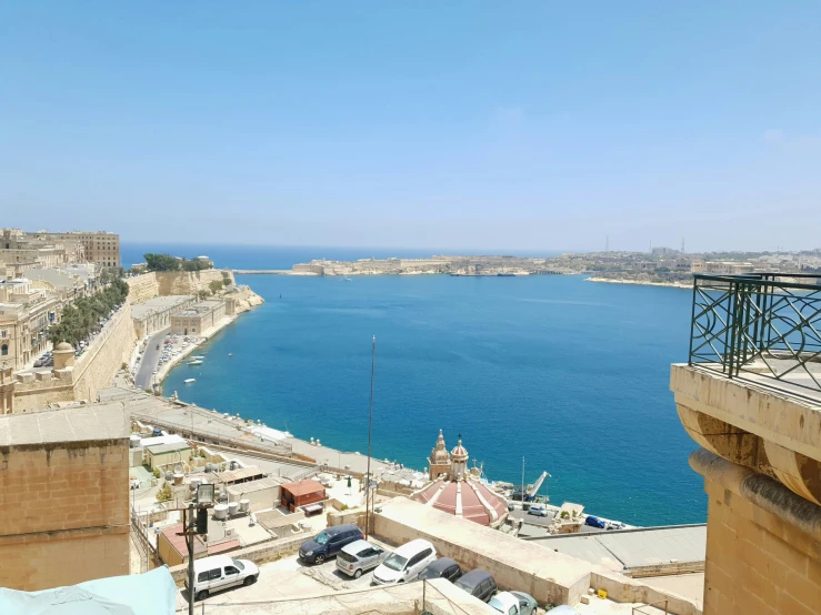 a body of water on top of a cliff