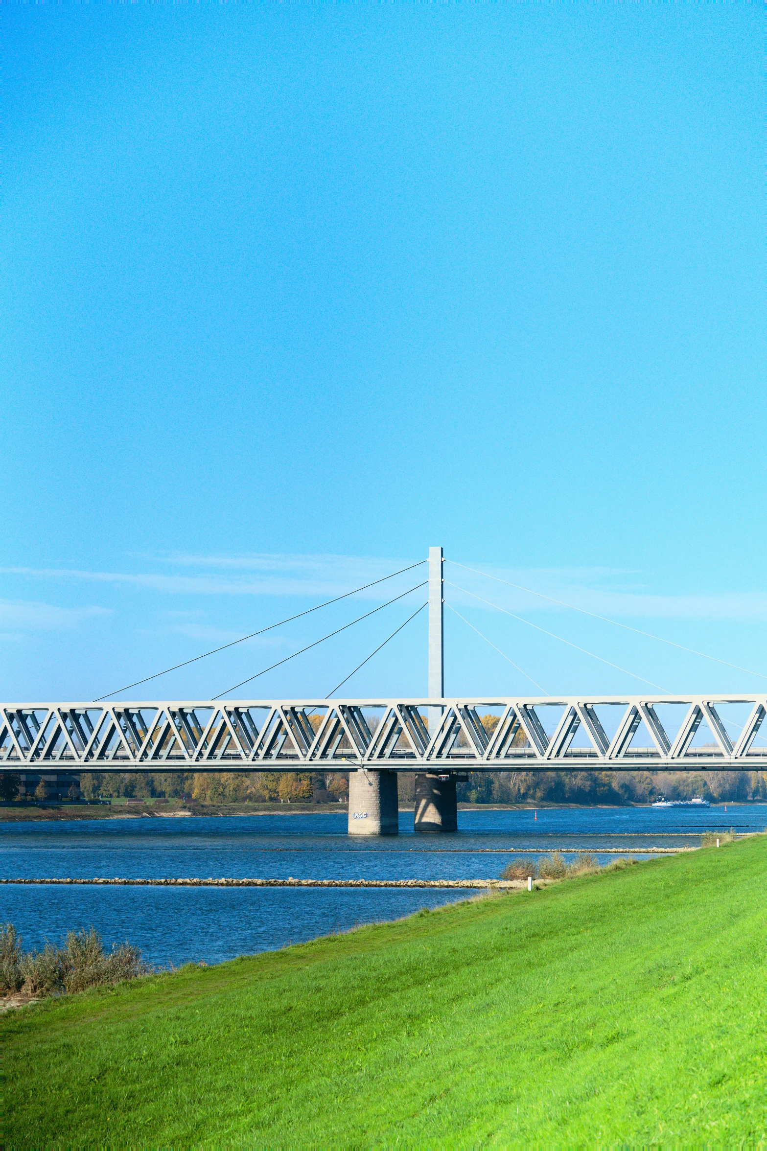 this is a bridge with a large river running beneath it