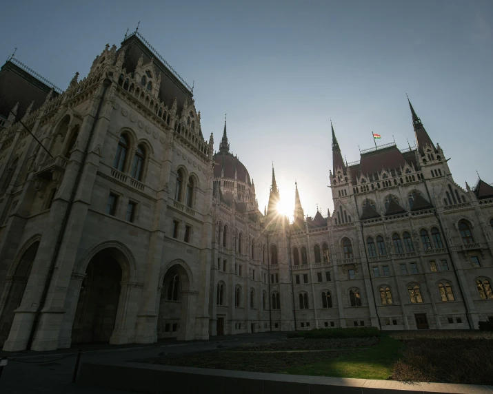 a very large building with some steeples