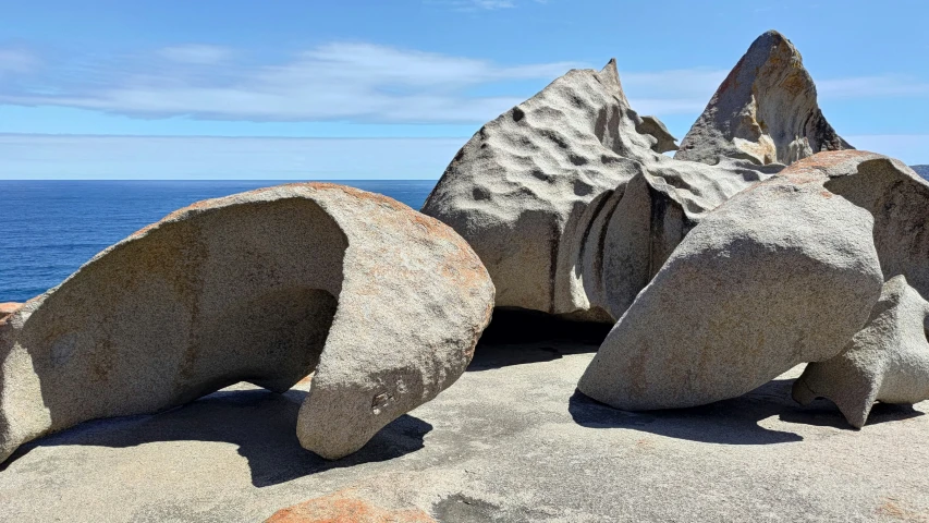 rocks that are shaped to look like an elephant