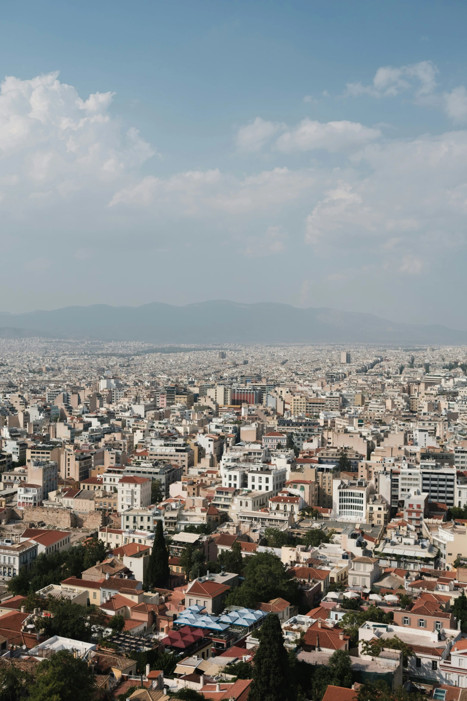 a bird's eye view of a very large city