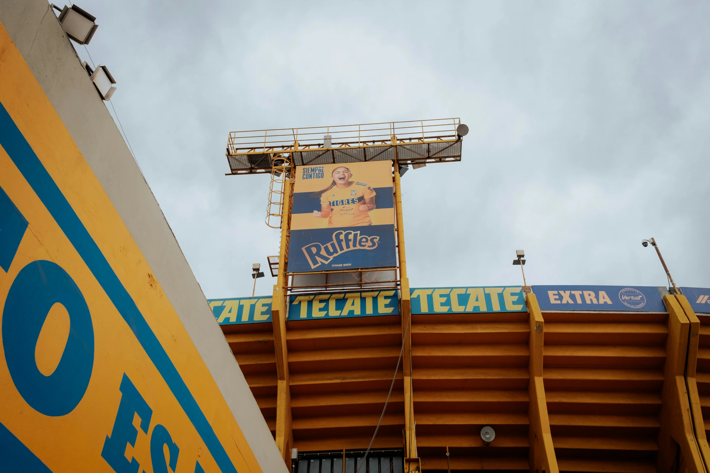 the sign for a stadium for roller coaster extra