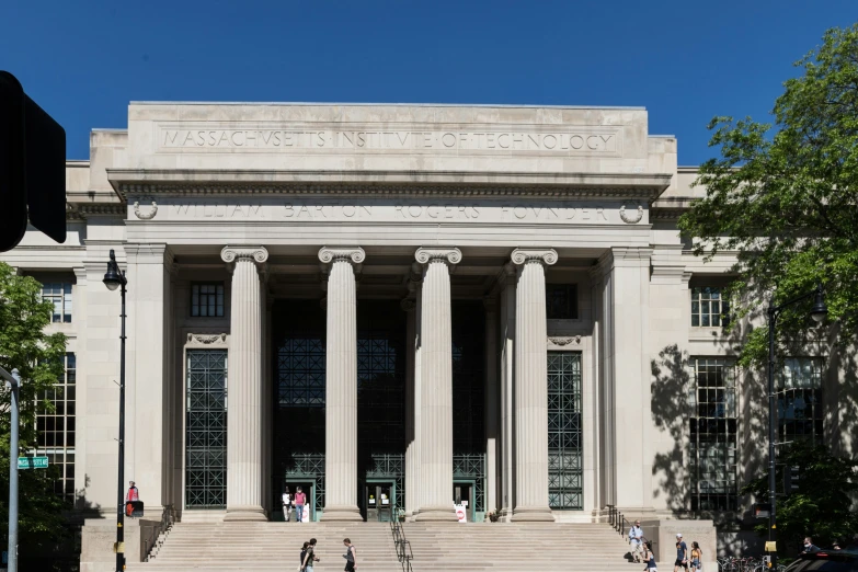 the building has three stories and four pillars