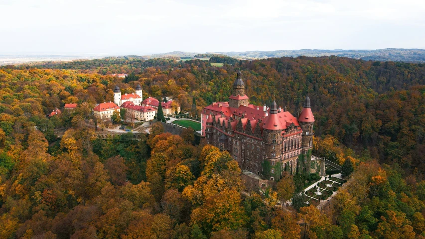 this is an aerial view of a castle with many rooms