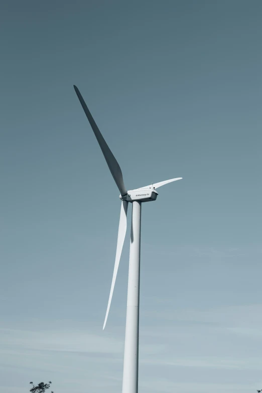 the blades on the end of a wind turbine