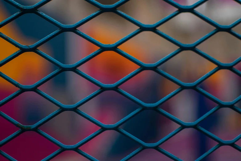 the mesh is blue and red with a blurry background