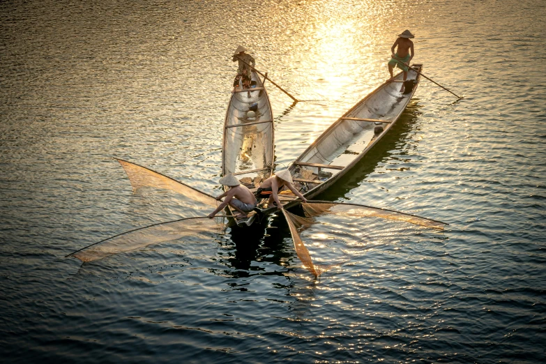 there are two people that are in a boat