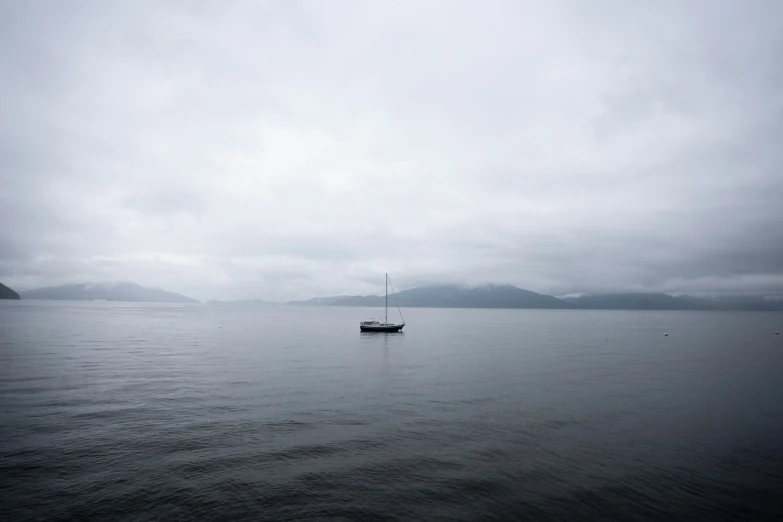 a boat that is floating in the ocean