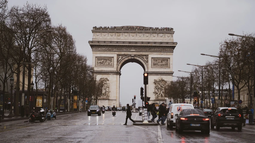 the arc on a rainy day in paris