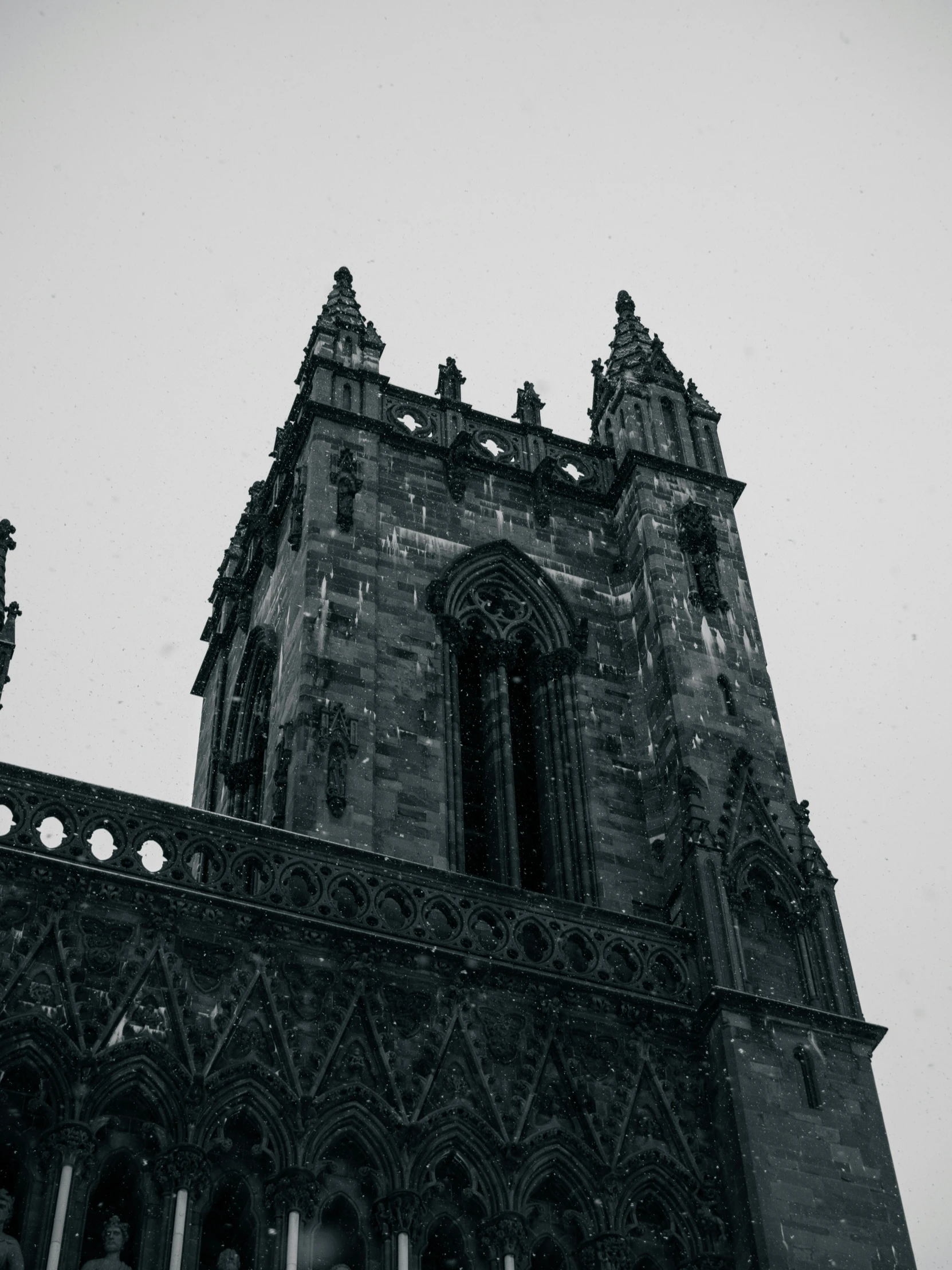 a black and white picture of an old building