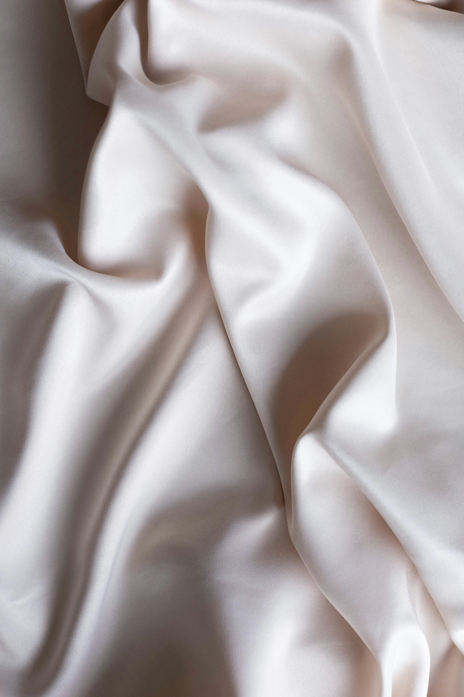 a very plain white cloth with some lines