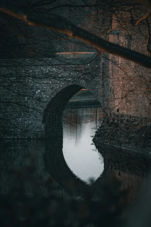 a picture of water that looks black and white