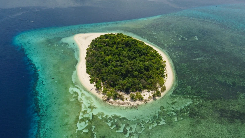 an island is shown in the middle of the ocean