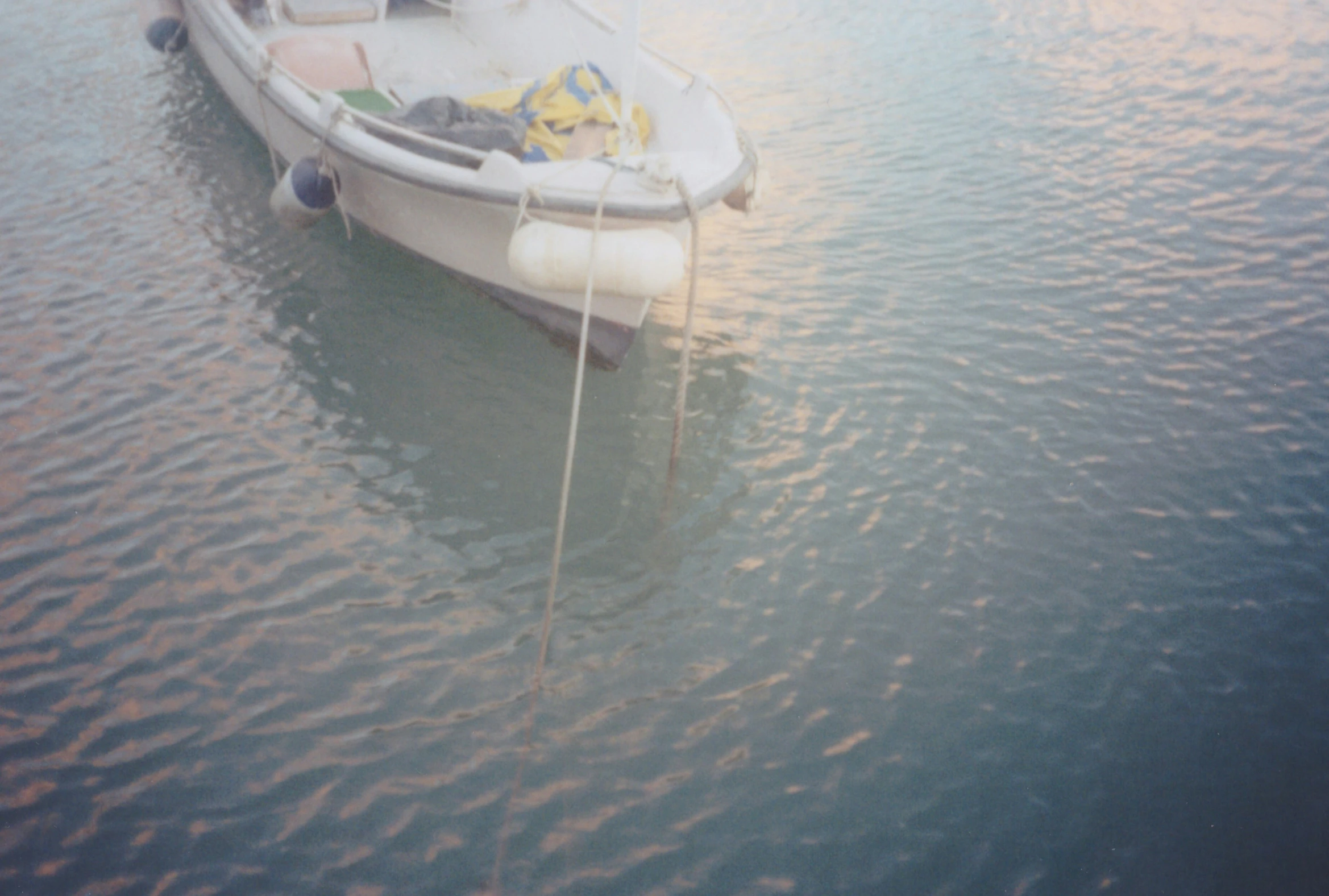 there is a boat that is floating in the water