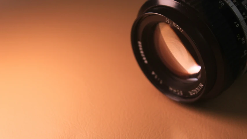 a close up s of the lens on a table