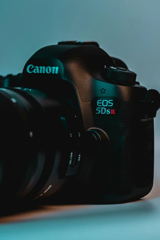 the canon 70d digital camera with its flash speed booster