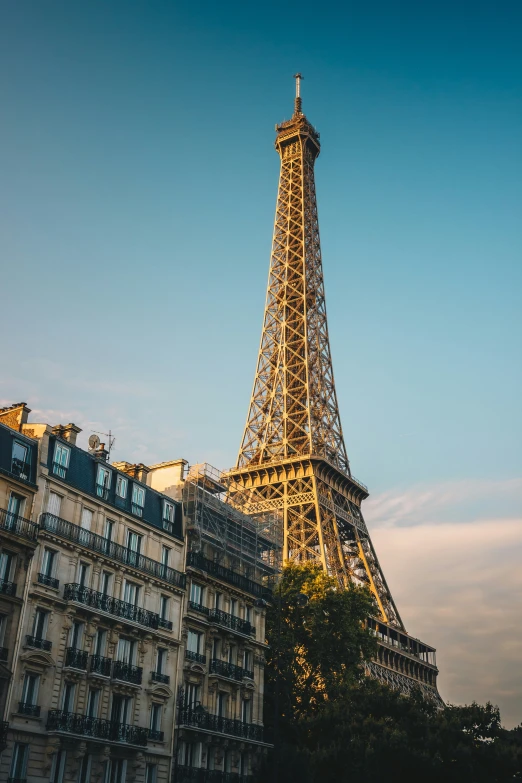 an image of a city skyline with the eiffel tower in the back