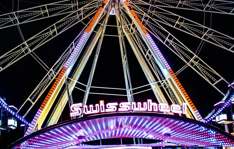 the ferris wheel at night at the park