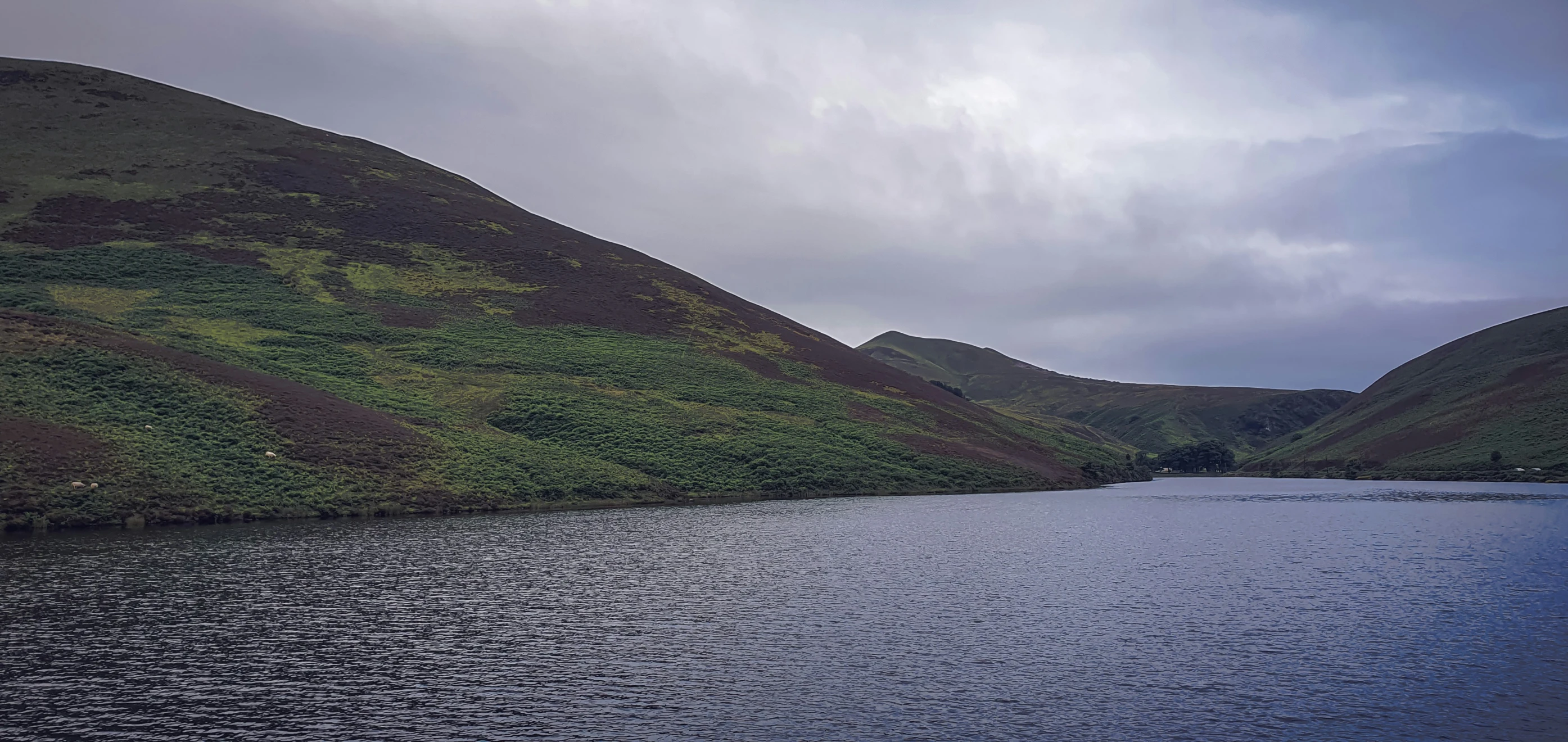 this is an image of lake in the mountains