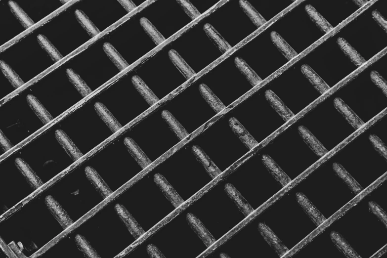 some lines are on top of a grill grate