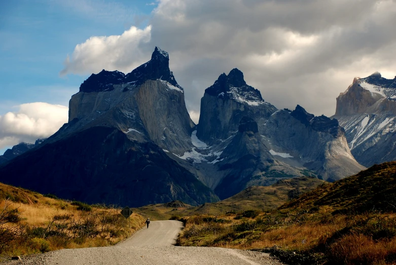 a picture of some very pretty mountains by itself