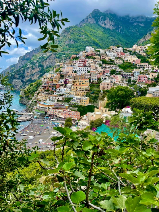 a hill is shown with some houses on it