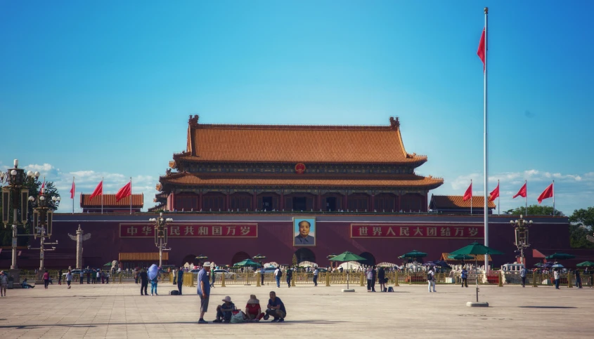 a chinese building is painted in rich colors and looks amazing