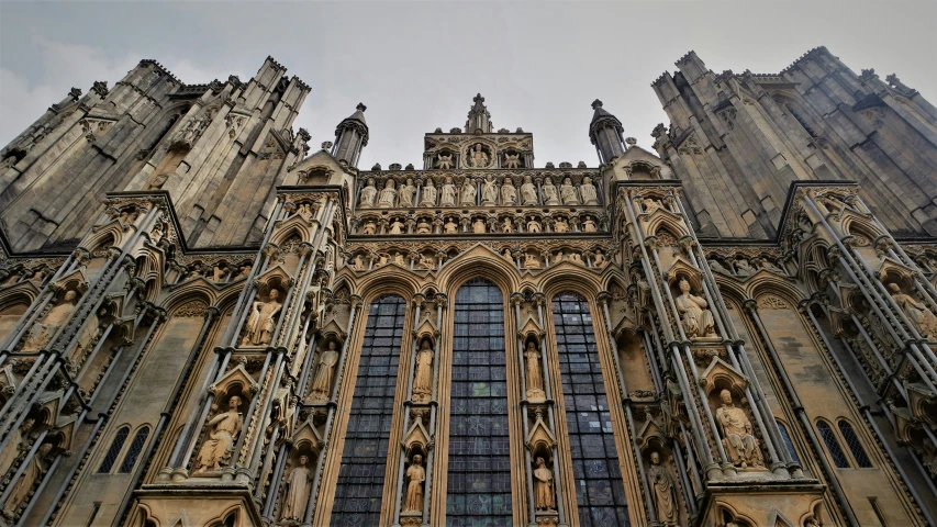 a very large cathedral building with many tall towers