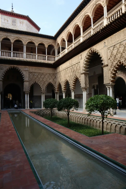 an image of the courtyard of a palace