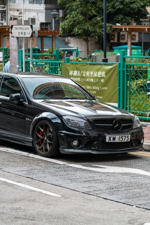 the mercedes benz coupe on the street