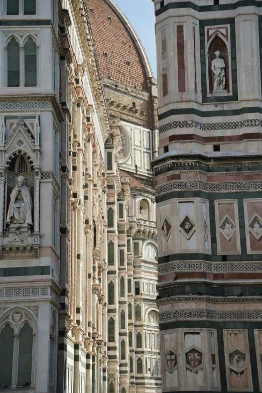 an ornate looking building has many windows