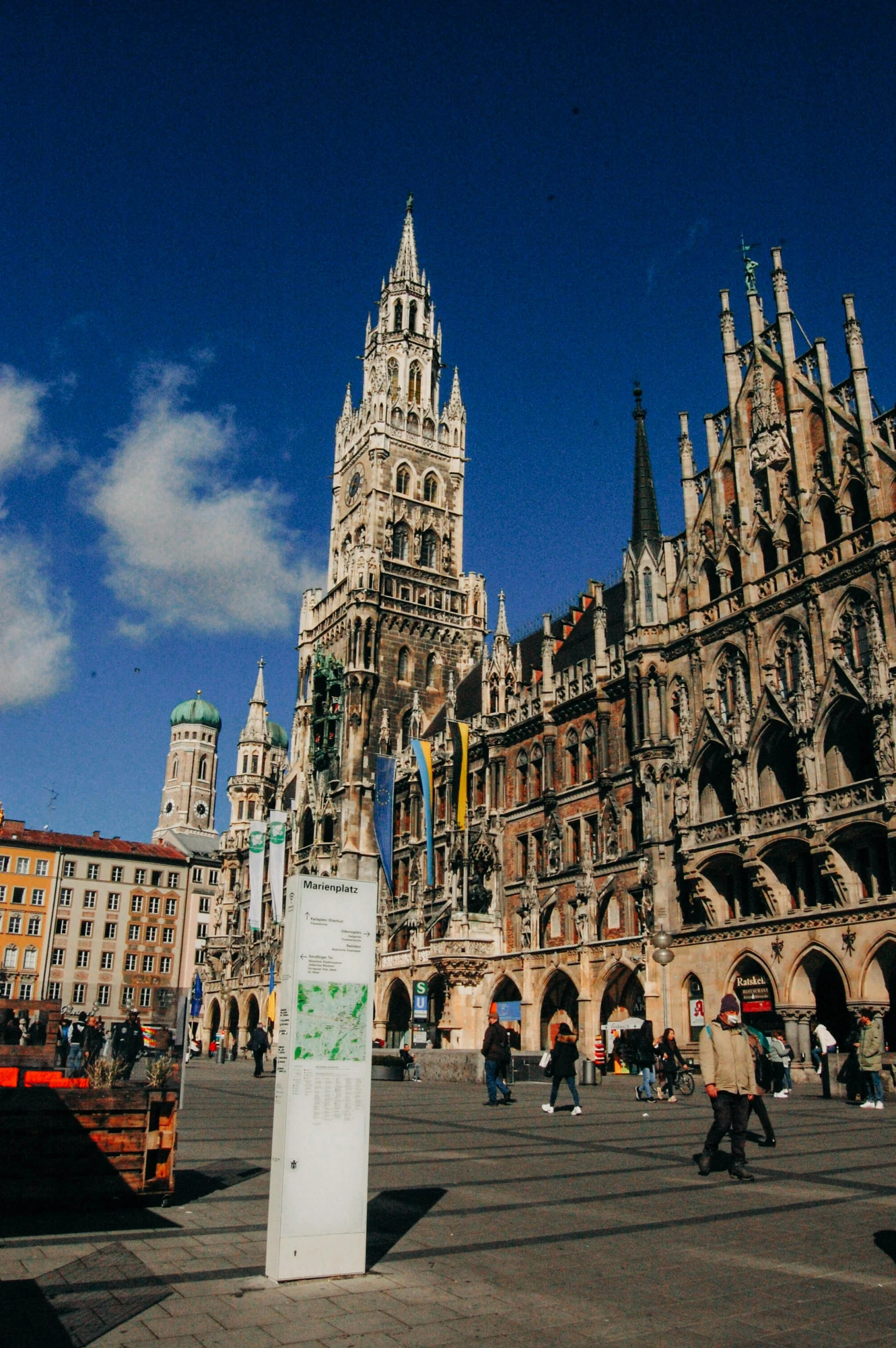 a very large building with lots of people around it