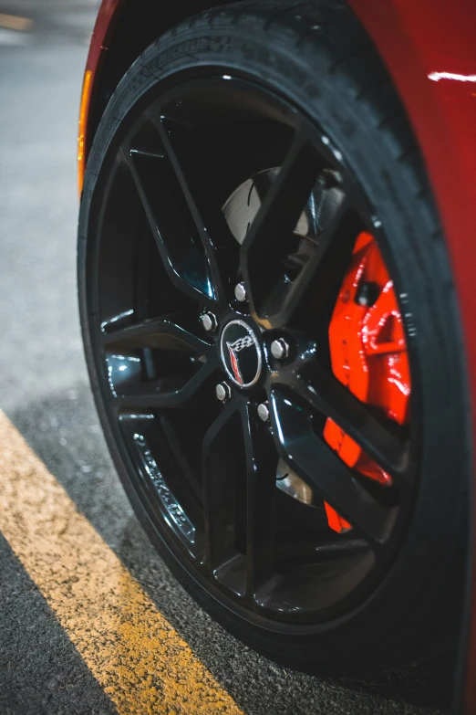 a close up of the rim on the car