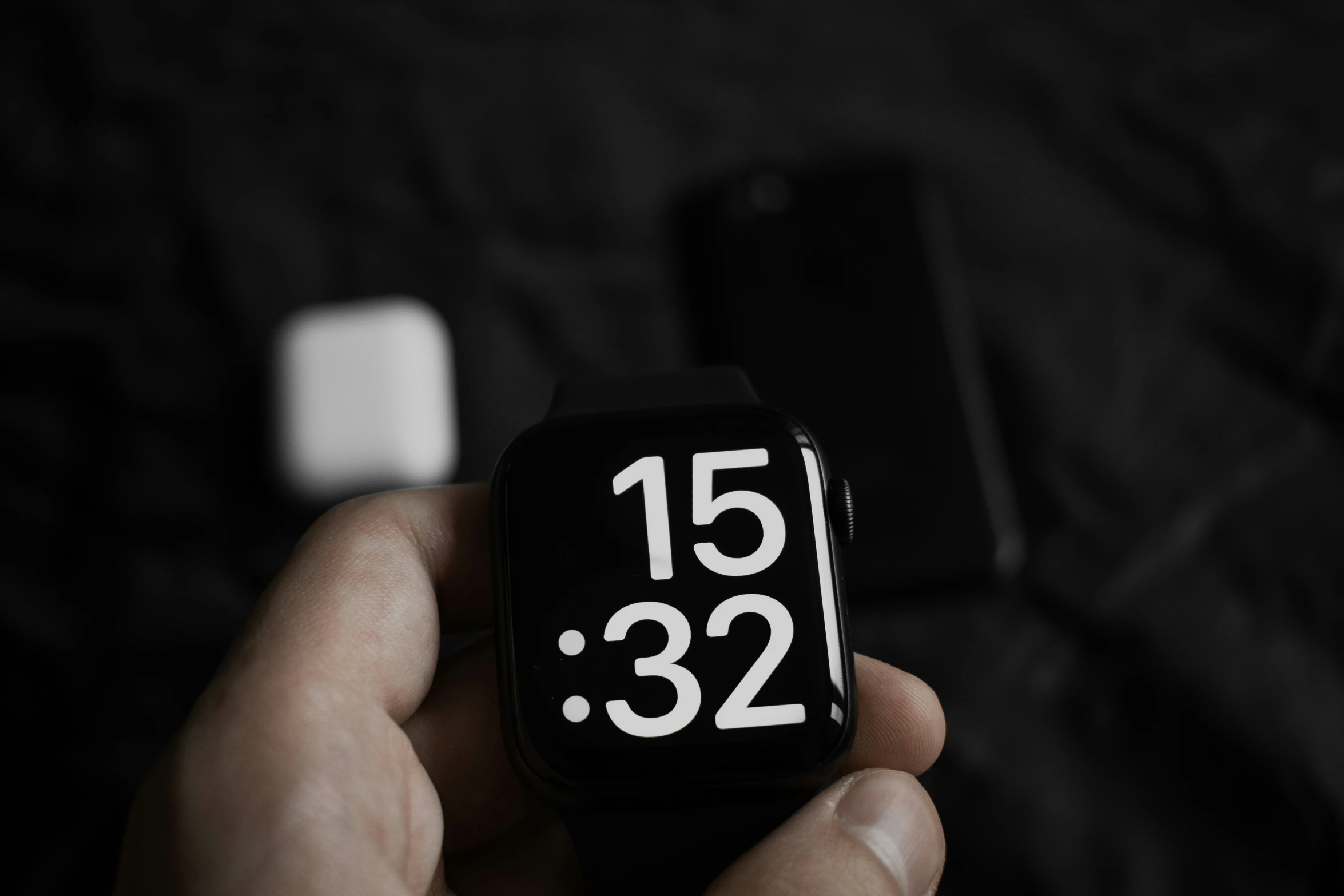 a clock showing the time in between two hands