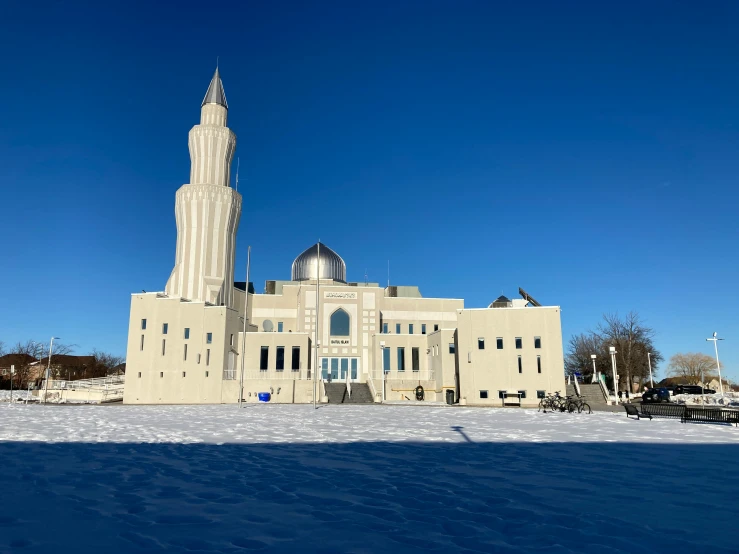 this is a very large building that has a very tall clock tower in it