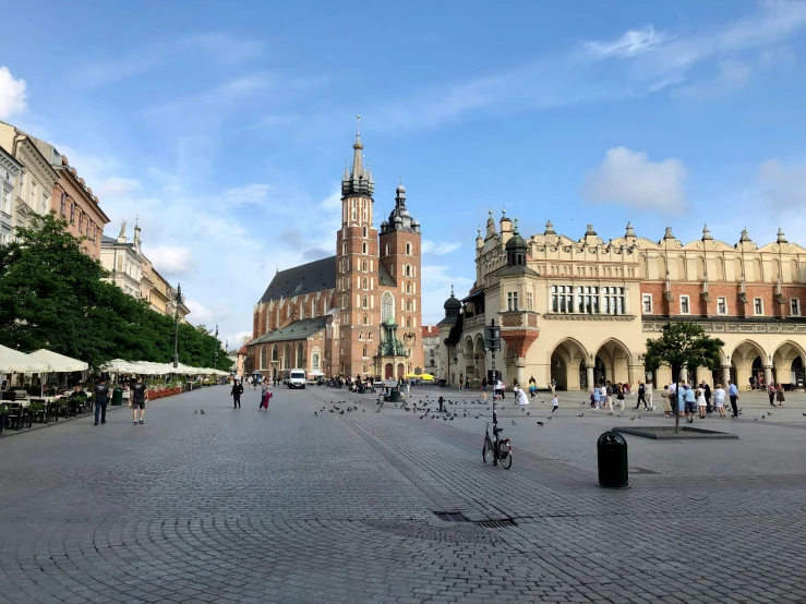 this is a wide street in a very big city