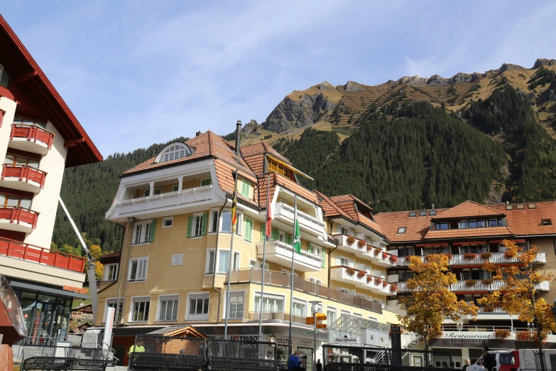 an image of residential building in the mountains