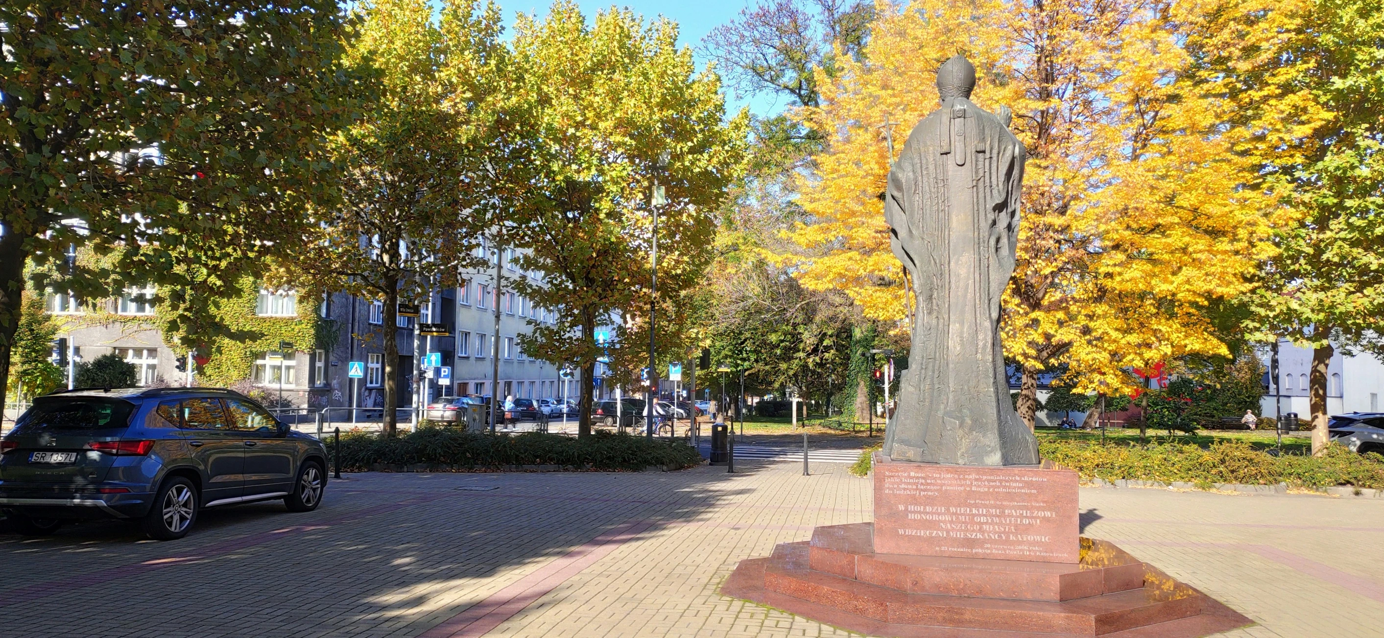 a statue in the middle of a street