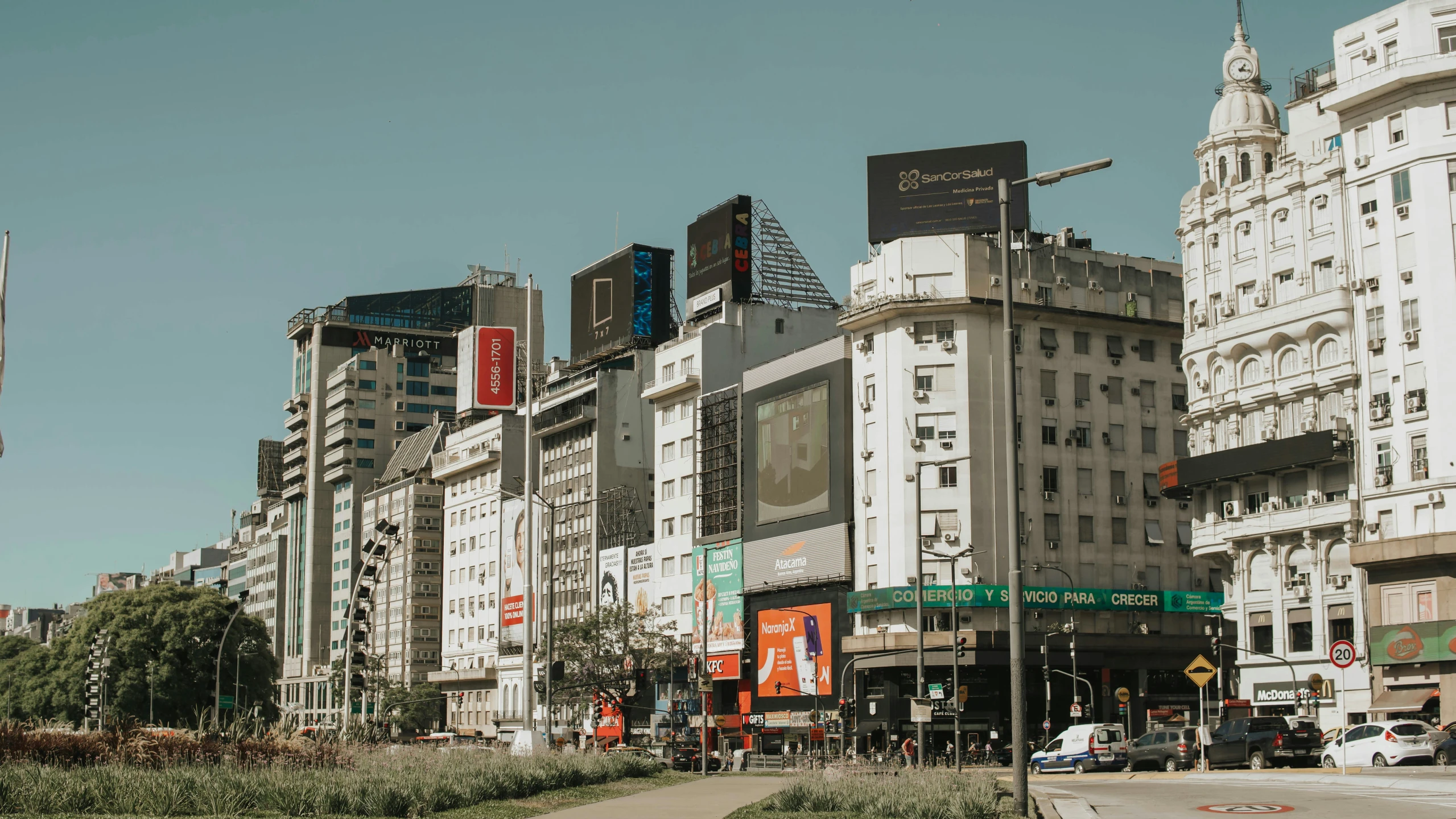 there are many tall buildings on this street