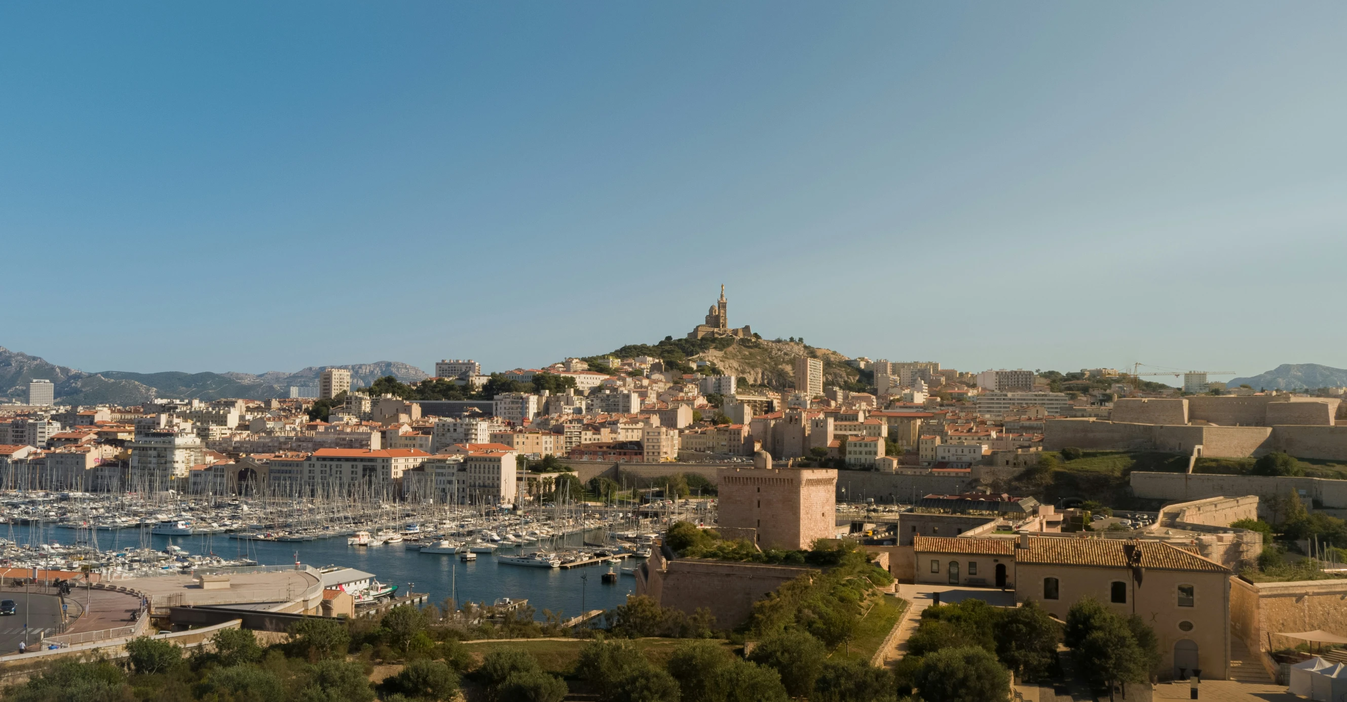 a city that looks like the seaside