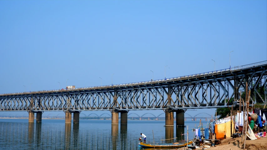 there is a very large bridge over the water