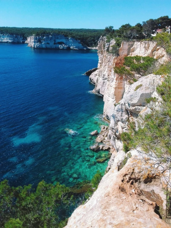 an ocean is shown in a blue color