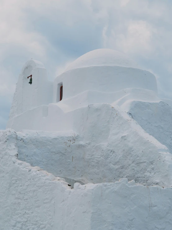 an upclose structure made out of snow is shown