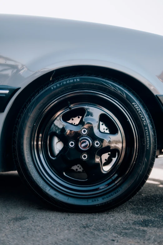 a car tire that has no spokes on it