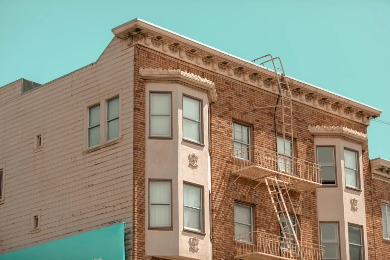 a po of an apartment building with some windows