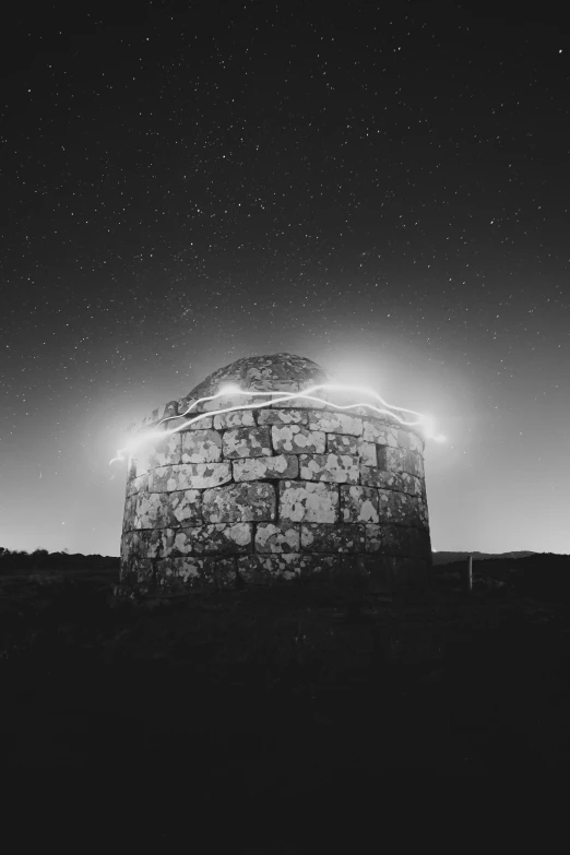 there is a black and white image of a building