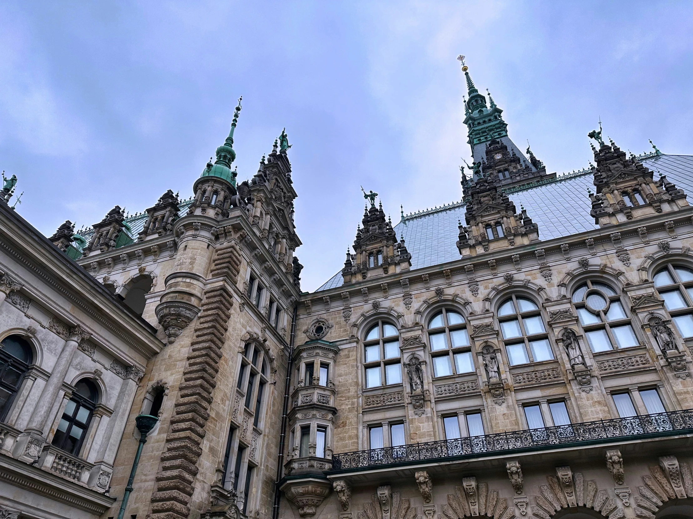 a very large ornate building with lots of windows