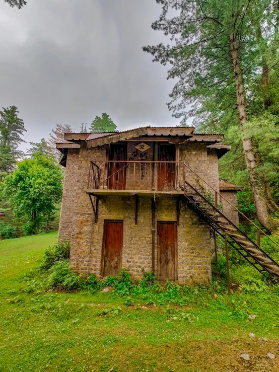 this is a picture of an old stone house