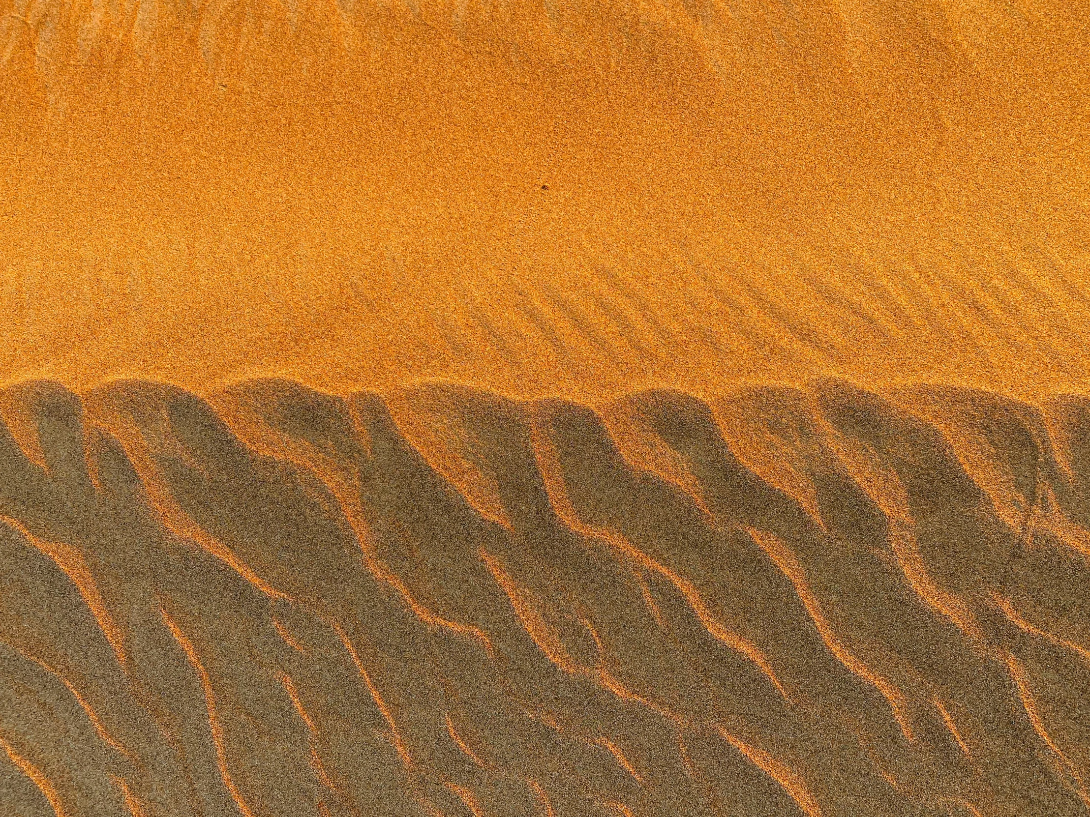 a pattern that looks like waves in the sand