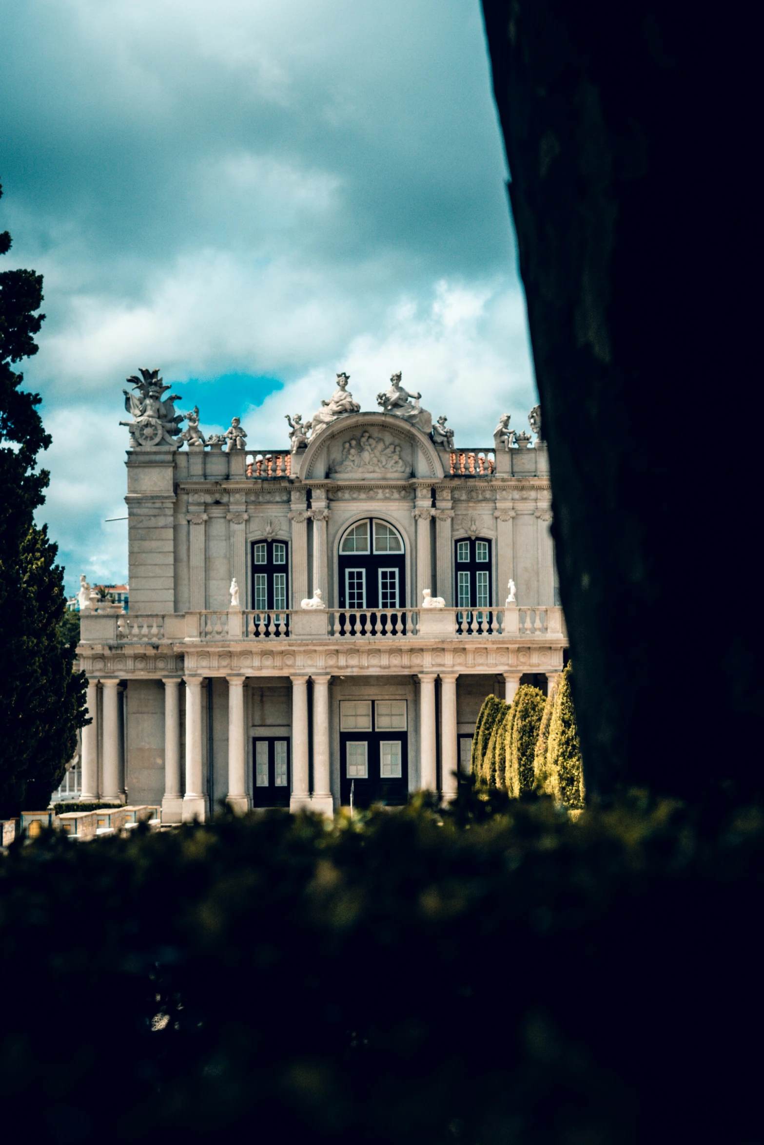 the facade of an old fashion home